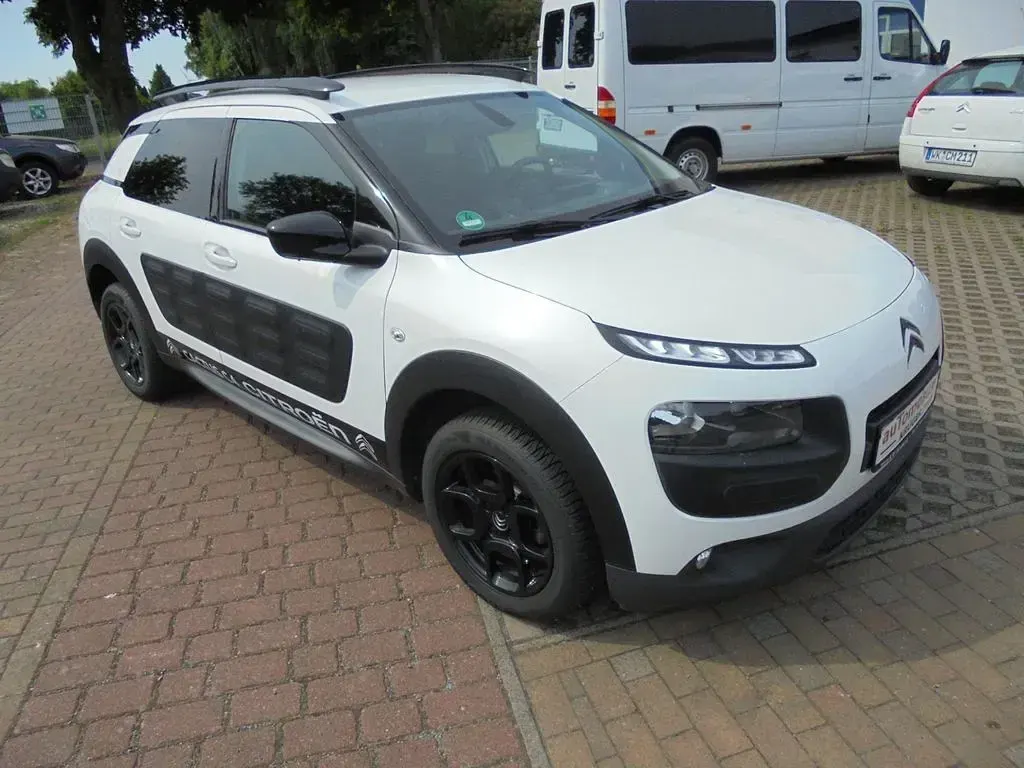 Gebraucht Citroën C4 Shine 82 PS (60 kW) 2016 Weiß Limousine