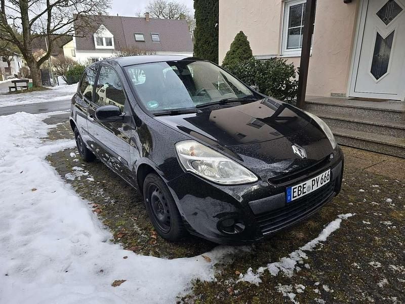 Gebraucht Renault Clio II Expression 75 PS (55 kW) 2011 Kleinwagen