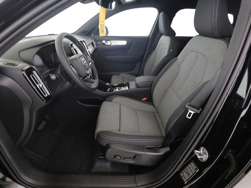 Gebraucht Volvo XC40 Plus 163 PS (119 kW) 2025 Onyx black SUV