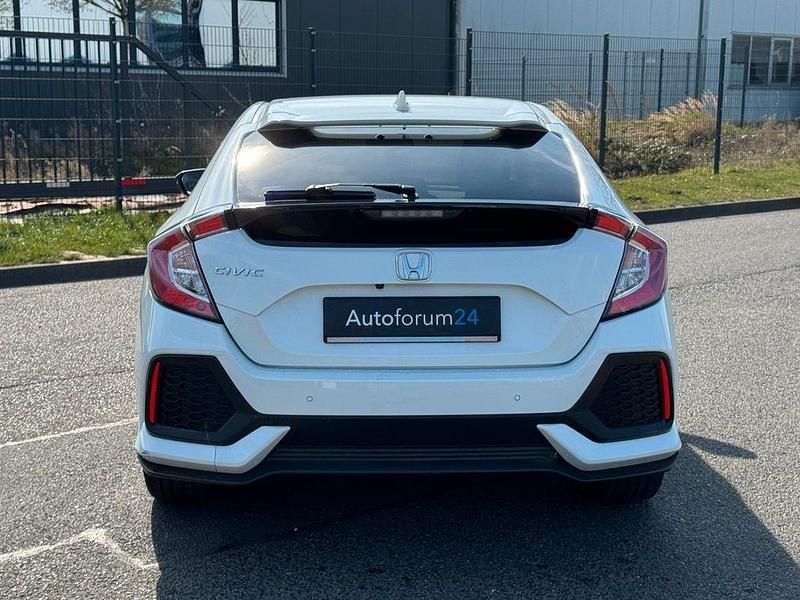 Gebraucht Honda Civic Elegance 129 PS (94 kW) 2018 Weiß Limousine