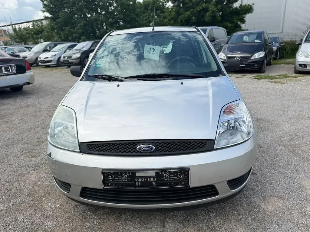 Gebraucht Ford Fiesta 101 PS (74 kW) 2005 Silber Kleinwagen