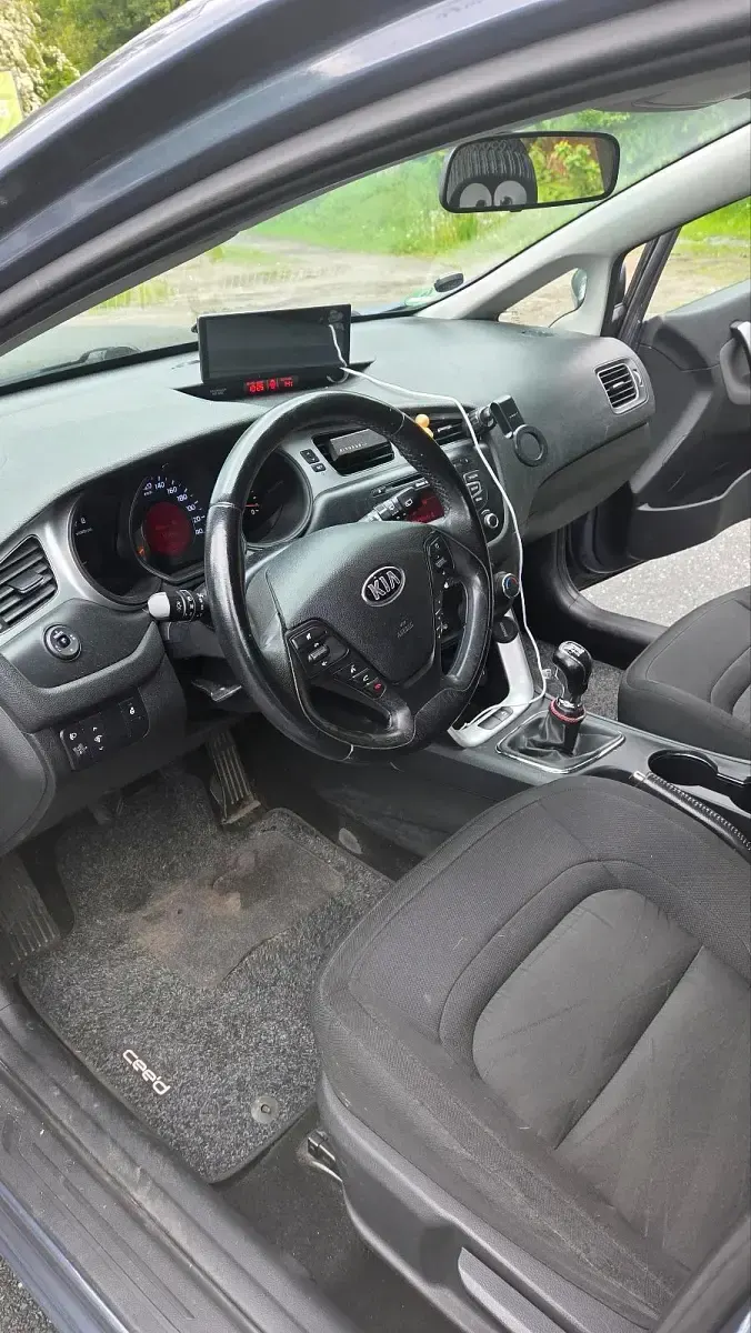 Używany Kia Ceed 116 KM (85 kW) 2013 Niebieski Hatchback