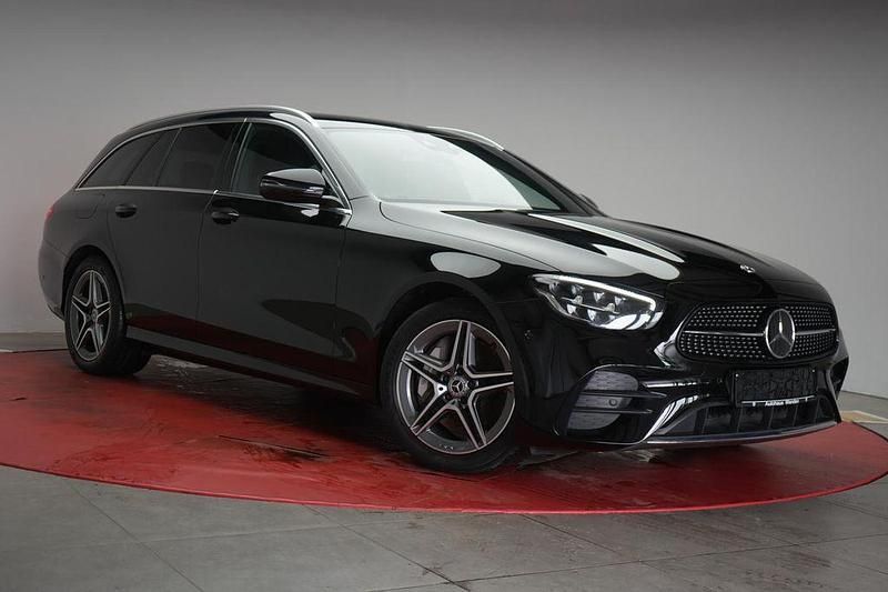 Schwarz Gebraucht 2022 Mercedes E300 AMG Limousine | 32.990 € (Superpreis) - Bild 1/4