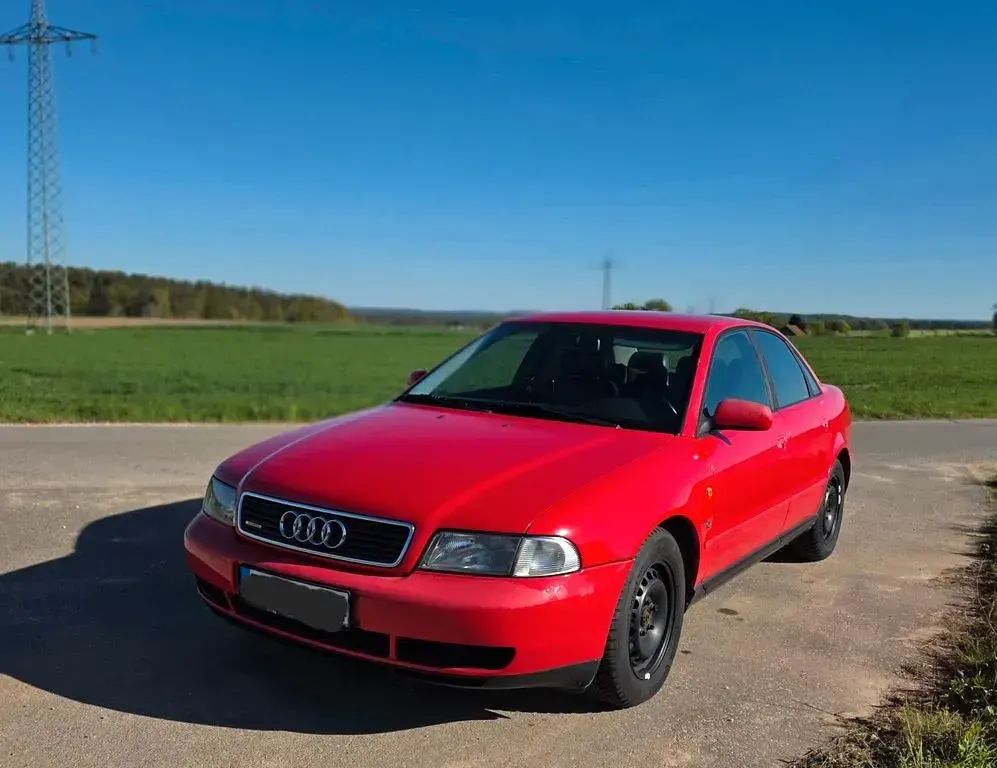 Second-hand Audi A4 Sport 110 CP (80 kW) 1997 Roșu Berlinǎ