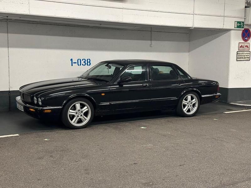 Gebraucht Jaguar XJR 363 PS (266 kW) 2000 Schwarz Limousine