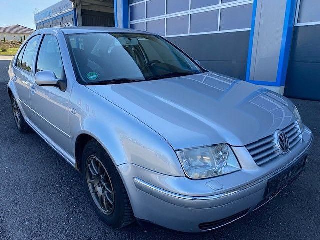 Gebraucht VW Bora 101 PS (74 kW) 2002 Silber Limousine