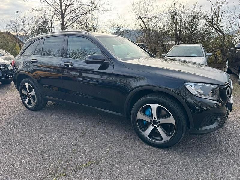Schwarz Gebraucht 2017 Mercedes GLC350 SUV | 17.900 € (Fairer Preis) - Bild 1/4