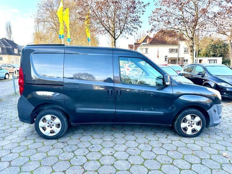 Schwarz Gebraucht 2012 Fiat Doblò Van / Kleinbus | 4.999 € (Fairer Preis) - Bild 1/4