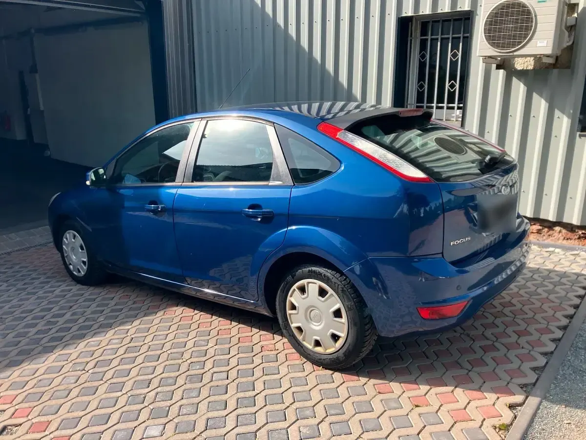 Używany Ford Focus 101 KM (74 kW) 2010 Niebieski Hatchback