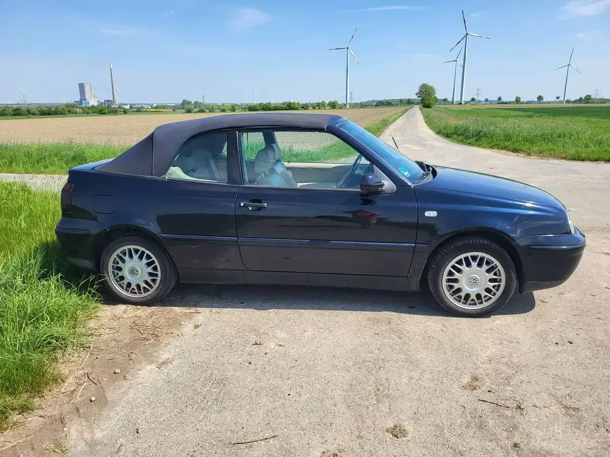 Gebraucht VW Golf Highline 116 PS (85 kW) 2001 Blau Cabrio