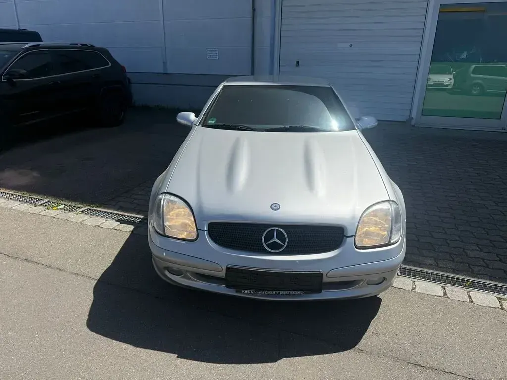 Second-hand Mercedes SLK200 163 CP (119 kW) 2000 Argintiu Cabrio