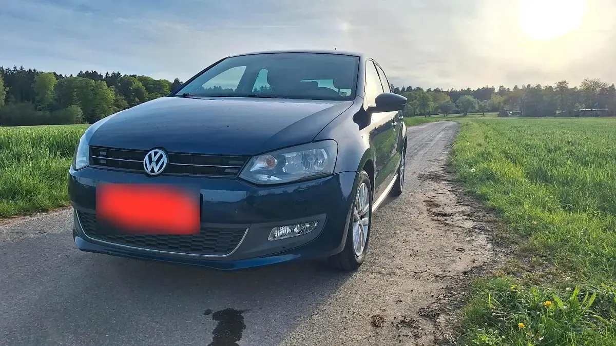 Second-hand VW Polo 90 CP (66 kW) 2012 Albastru Hatchback