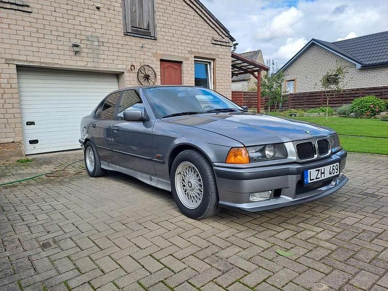 Second-hand BMW 320 150 CP (110 kW) 1992 Gri Berlinǎ