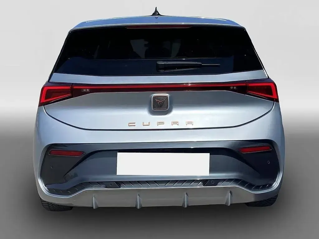 Second-hand Cupra Born e-Boost 169 kW (231 CP) 2023 Argintiu Hatchback