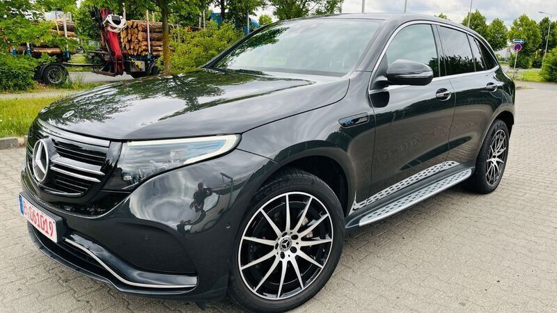 Grau Gebraucht 2020 Mercedes EQC400 AMG line SUV | 33.950 € (Fairer Preis) - Bild 1/4
