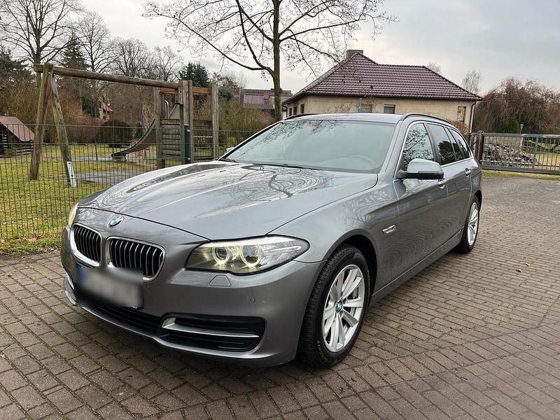 Grau Gebraucht 2013 BMW 520 Kombi | 8.499 € (Guter Preis) - Bild 1/4