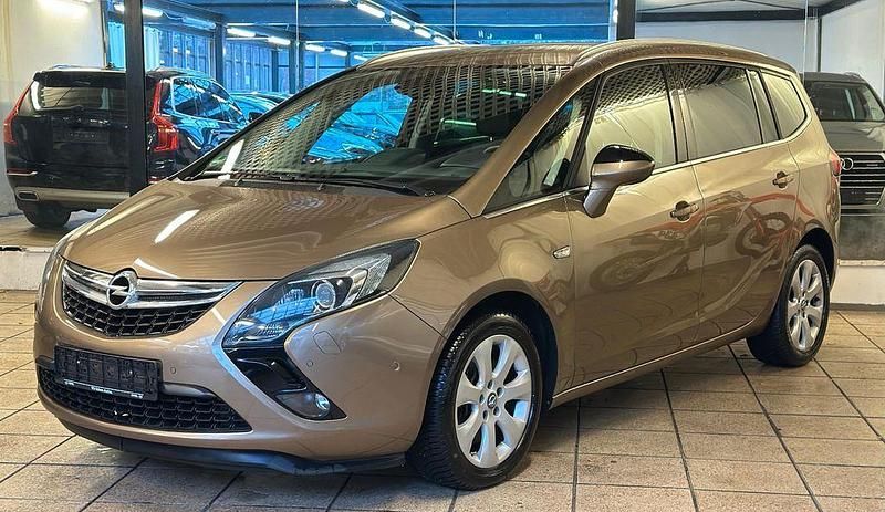 Braun Gebraucht 2014 Opel Zafira Tourer Innovation Van / Kleinbus | 6.950 € (Guter Preis) - Bild 1/4