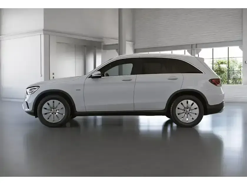Gebraucht Mercedes GLC300e 211 PS (155 kW) 2021 Unilack polarweiss SUV