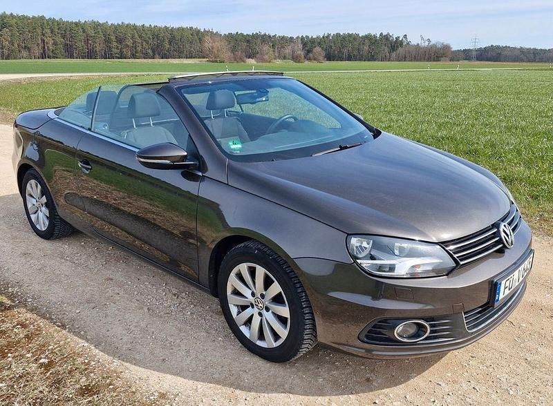Usata VW Eos 122 CV (89 kW) 2012 Marrone Cabrio
