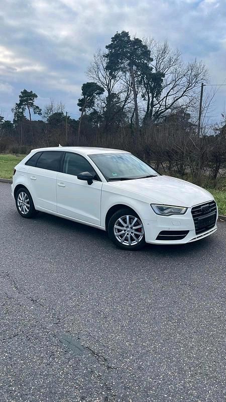 Gebraucht Audi A3 Premium 179 PS (131 kW) 2014 Weiß Coupé