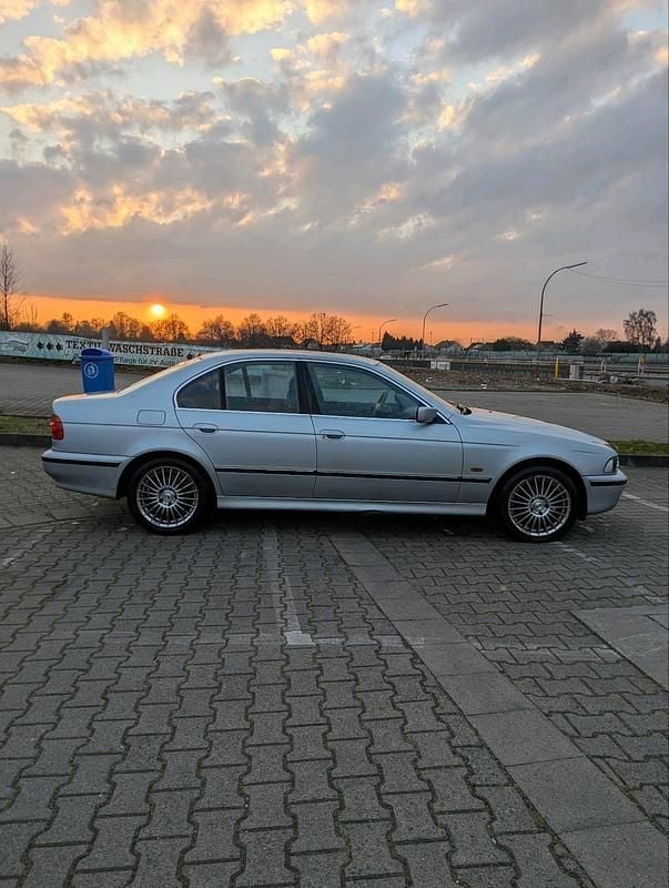 Gebraucht BMW 520 150 PS (110 kW) 1997 Silber Limousine