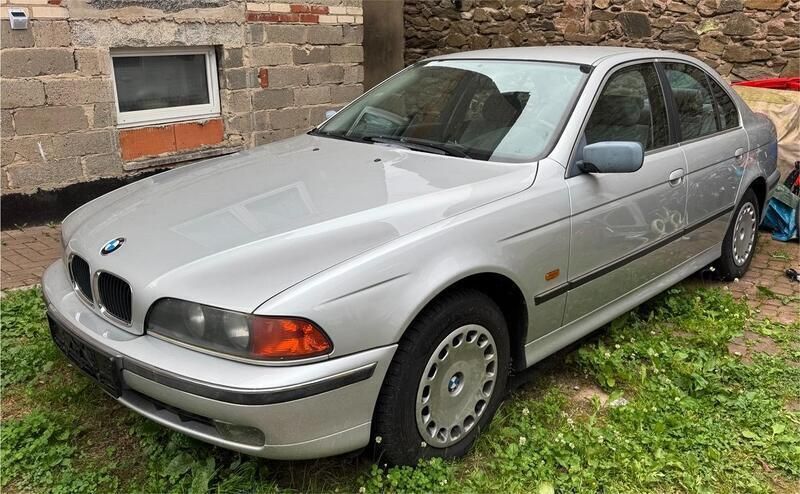 Grau Gebraucht 1999 BMW 520 Limousine | 2.500 € (Guter Preis) - Bild 1/4