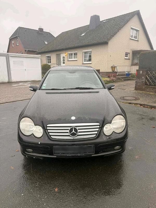 Schwarz Gebraucht 2003 Mercedes 190 Limousine | 1.150 € (Superpreis) - Bild 1/4