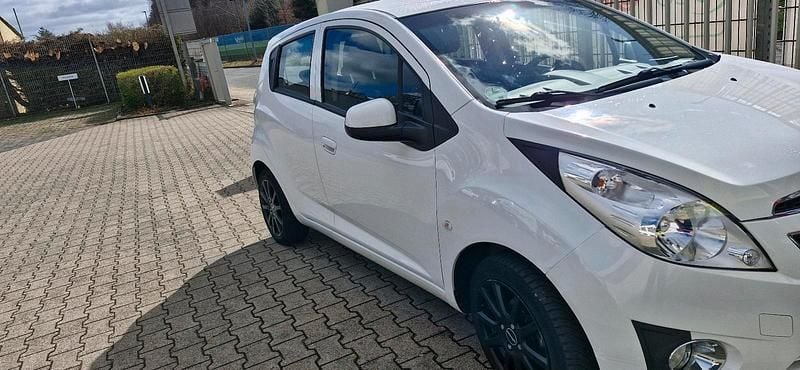 Gebraucht Chevrolet Spark 68 PS (50 kW) 2011 Weiß Kleinwagen