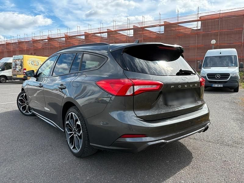 Gebraucht Ford Focus ST-Line 150 PS (110 kW) 2018 Grau Kombi