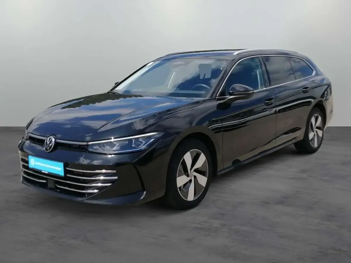 Gebraucht VW Passat Elegance 150 PS (110 kW) 2025 Grenadillschwarz metallic Kombi