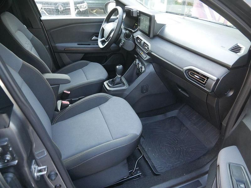 Gebraucht Dacia Jogger Extreme 141 PS (103 kW) 2025 Grau Van / Kleinbus