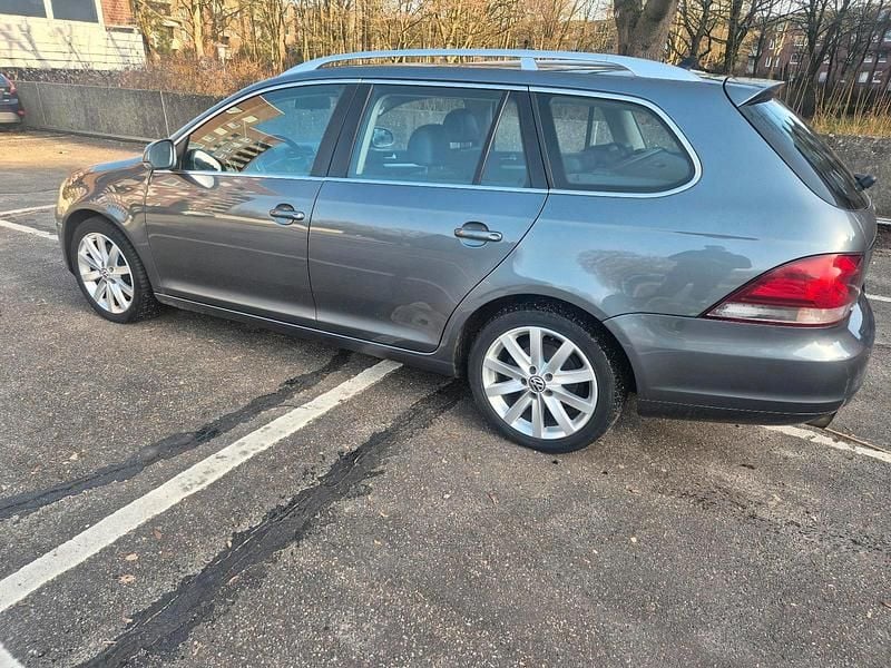 Gebraucht VW Golf VI Highline 140 PS (102 kW) 2011 Grau Kleinwagen