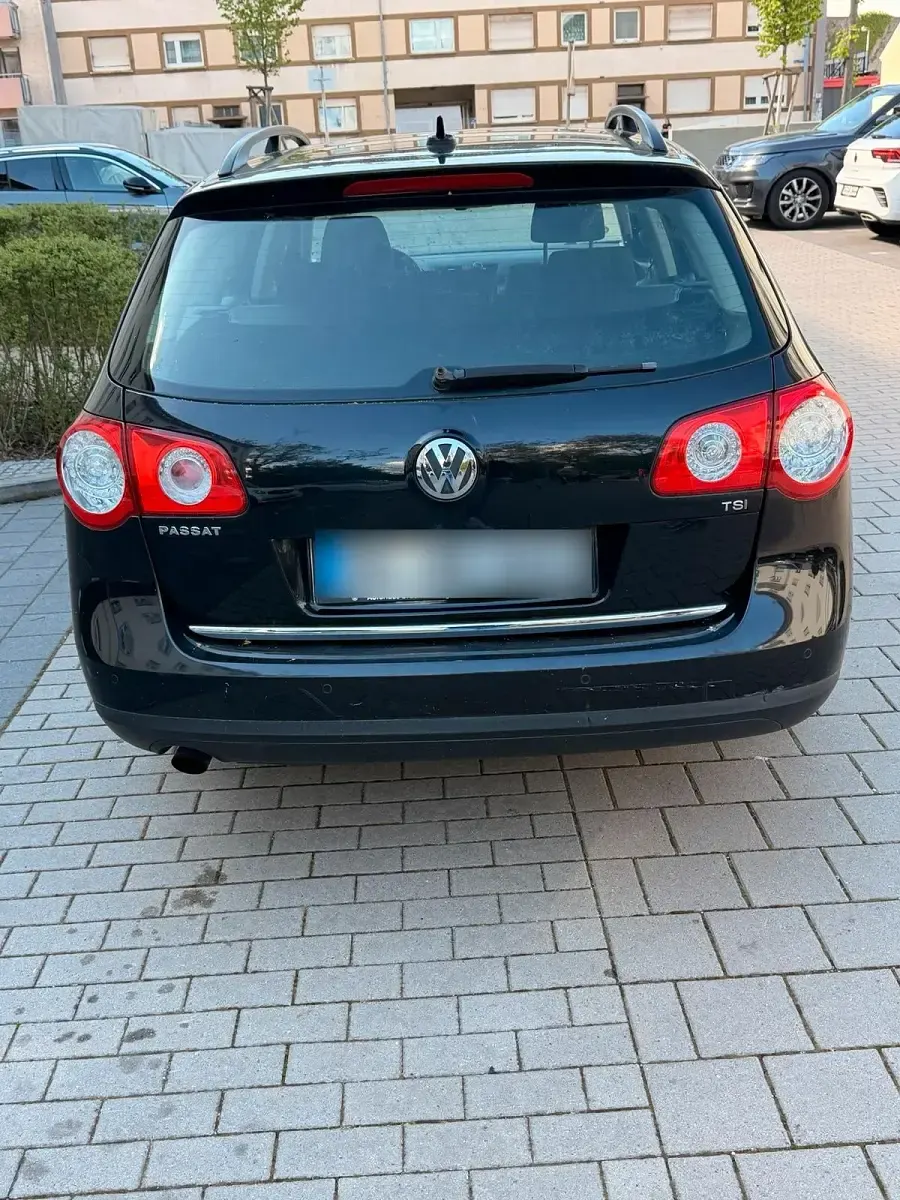 Gebraucht VW Passat 122 PS (89 kW) 2009 Schwarz Kombi