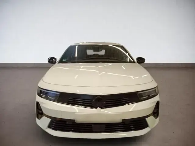 Używany Opel Astra S 131 KM (96 kW) 2025 Biały Kombi