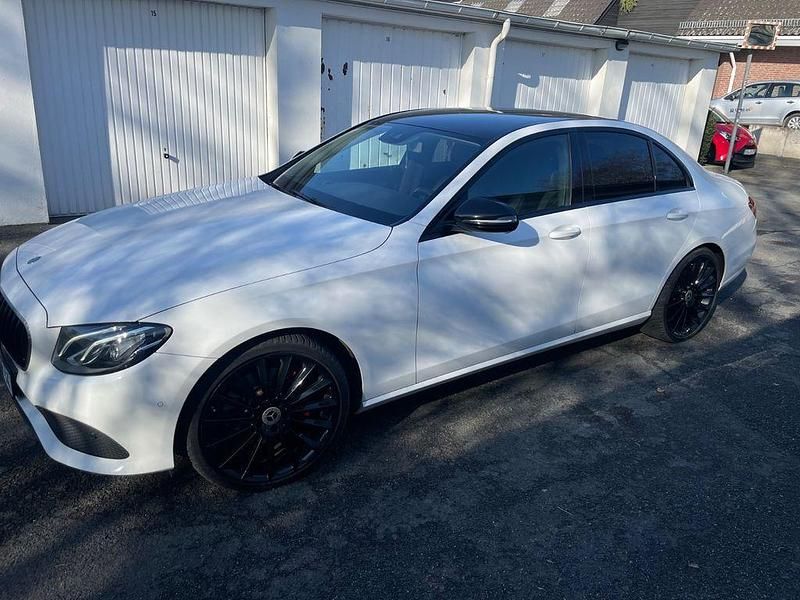 Gebraucht Mercedes E350 258 PS (189 kW) 2017 Weiß Limousine