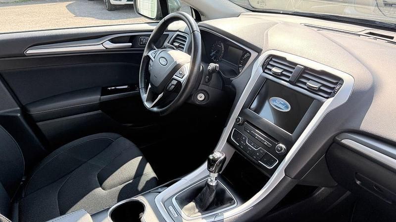 Gebraucht Ford Mondeo 165 PS (121 kW) 2019 Grün Limousine