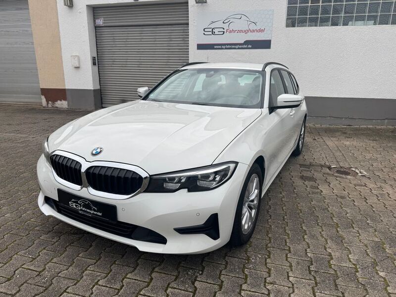 Weiß Gebraucht 2021 BMW 320 Advantage Kombi | 16.490 € (Fairer Preis) - Bild 1/4