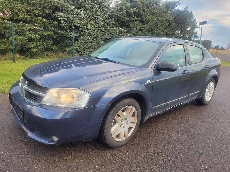 Grau Gebraucht 2008 Dodge Avenger Limousine | 4.490 € - Bild 1/4