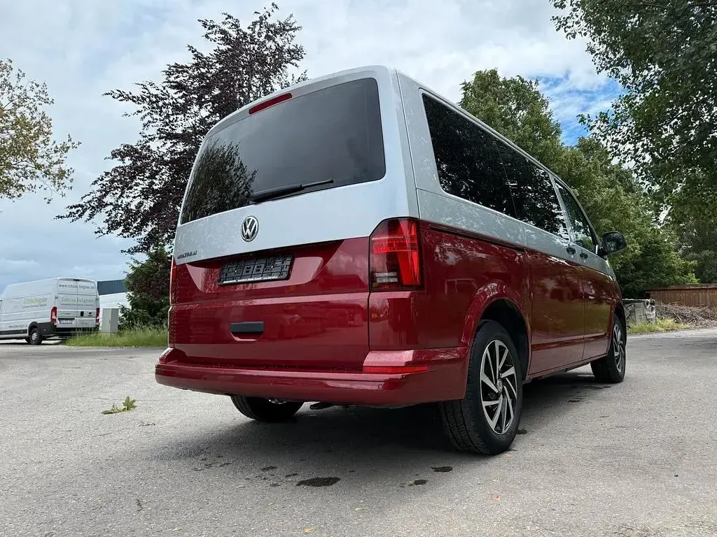 Gebraucht VW Multivan Trendline 150 PS (110 kW) 2020 2farbenlackierung metallic Van / Kleinbus
