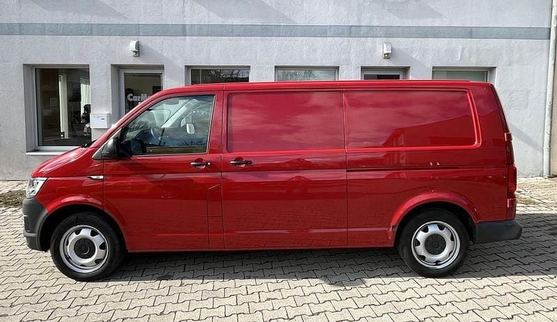 Gebraucht VW T6 150 PS (110 kW) 2018 Rot Van