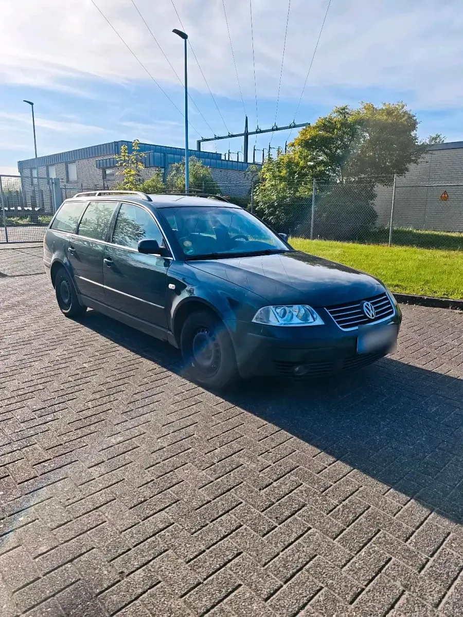 Usata VW Passat 131 CV (96 kW) 2003 Verde Station wagon