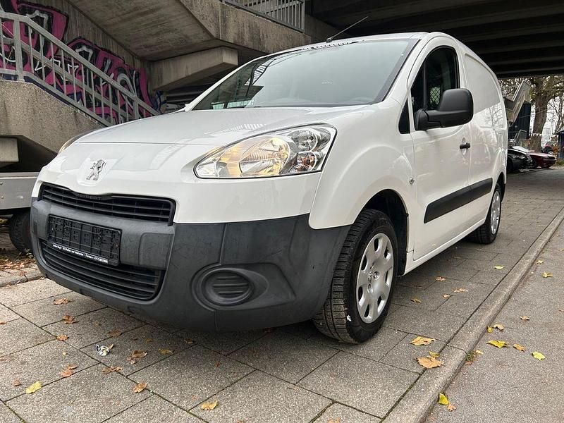 Gebraucht Peugeot Partner 90 PS (66 kW) 2015 Other Van / Kleinbus