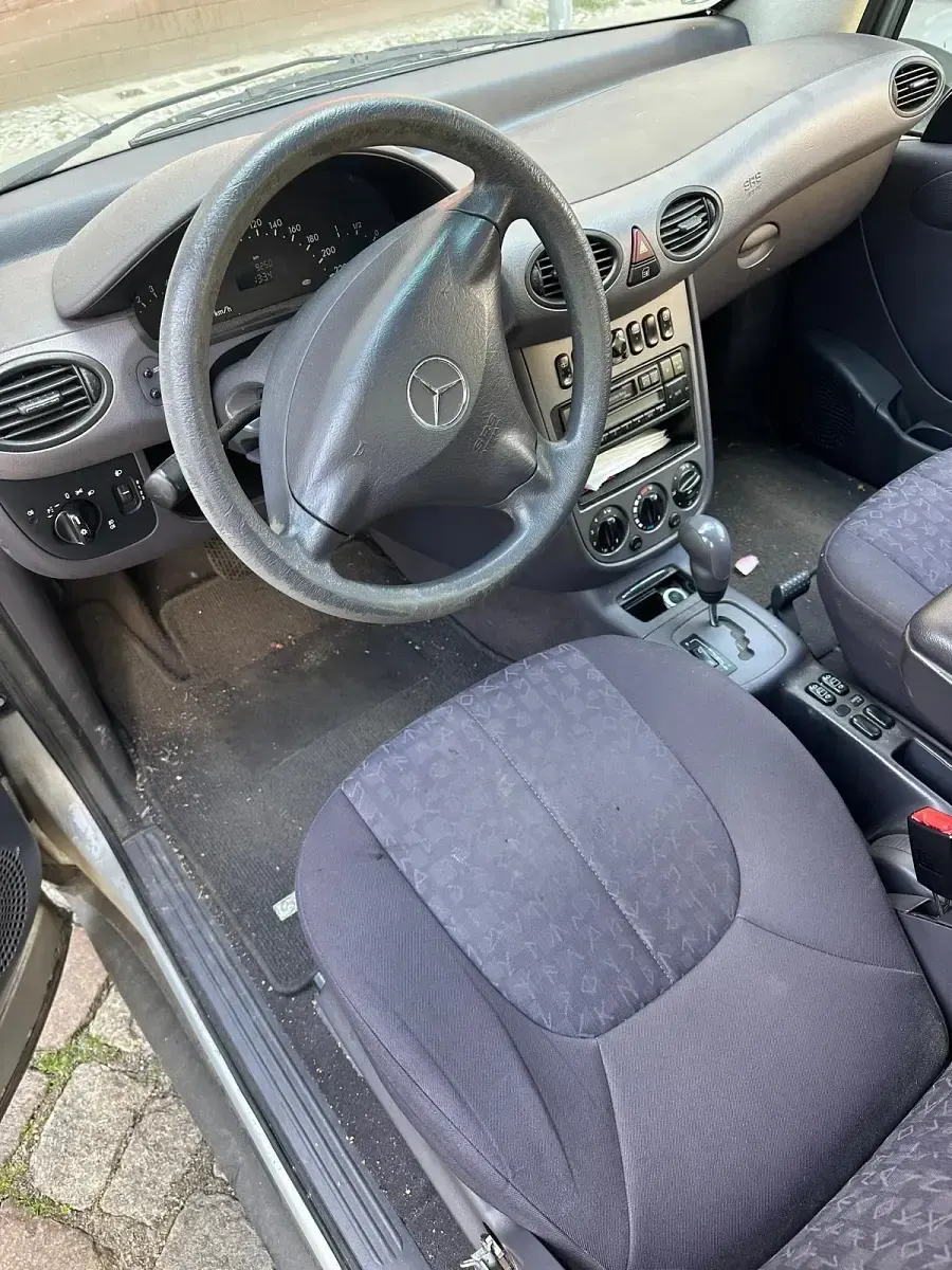 Używany Mercedes A170 95 KM (69 kW) 2003 Srebrny Hatchback