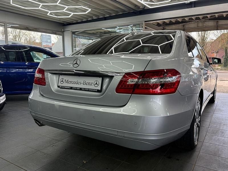 Gebraucht Mercedes E200 184 PS (135 kW) 2010 Silber Limousine