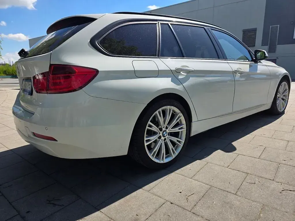 Gebraucht BMW 330 Sport Line 258 PS (189 kW) 2015 Weiß Kombi