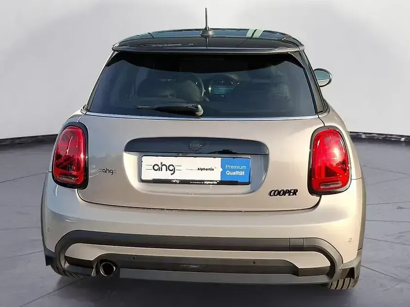 Używany Mini Cooper Classic 136 KM (100 kW) 2023 Szary Hatchback