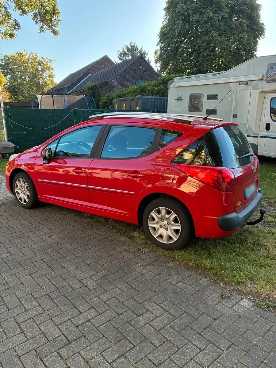 Gebraucht Peugeot 207 73 PS (53 kW) 2012 Rot Kombi