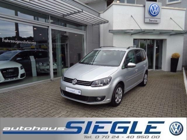 Silber metallic Gebraucht 2014 VW Touran Comfortline Van / Kleinbus | 17.489 € - Bild 1/4