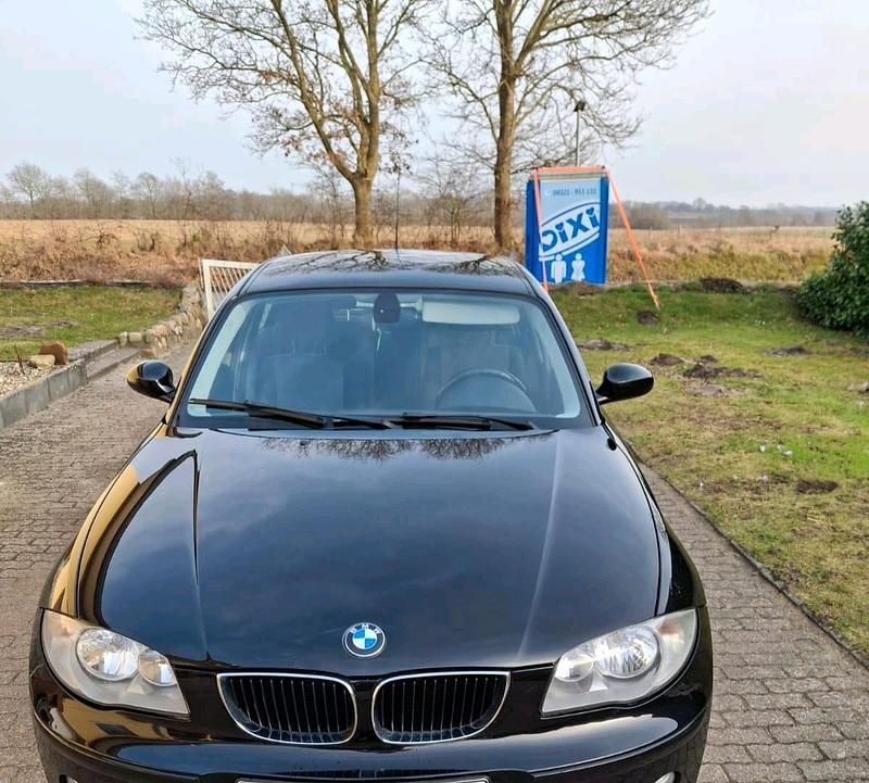 Gebraucht BMW 118 130 PS (95 kW) 2005 Schwarz Kleinwagen
