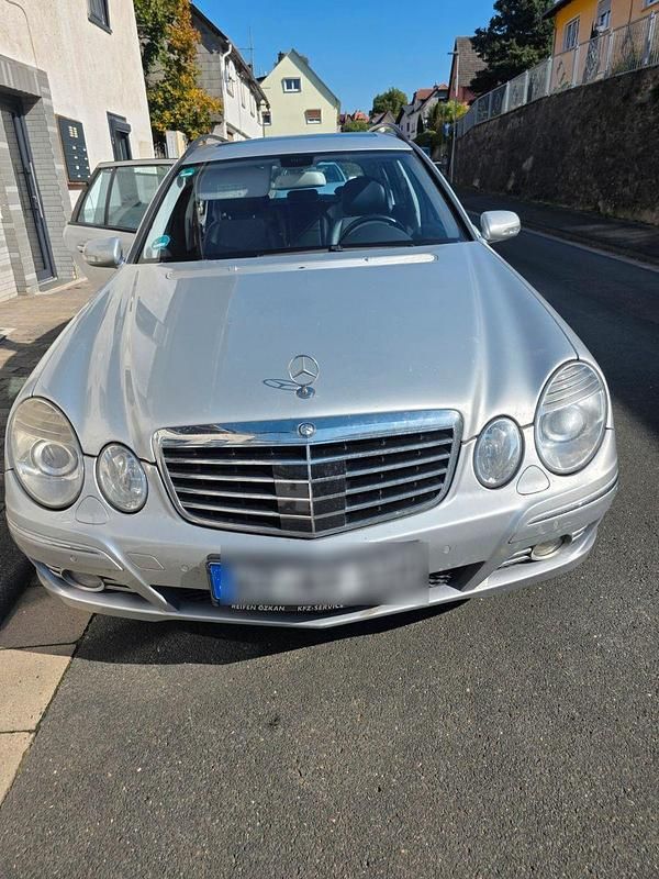 Grau Gebraucht 2007 Mercedes E320 Avantgarde Kombi | 4.250 € (Guter Preis) - Bild 1/4
